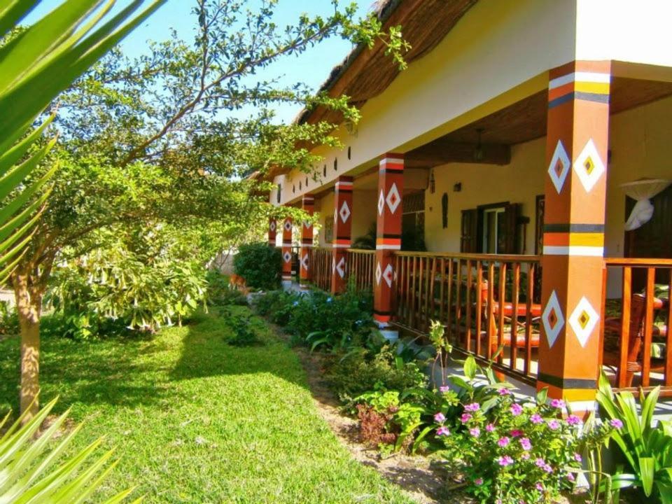 Casa Hotel Sinkiling Gambia Serrekunda Exterior foto