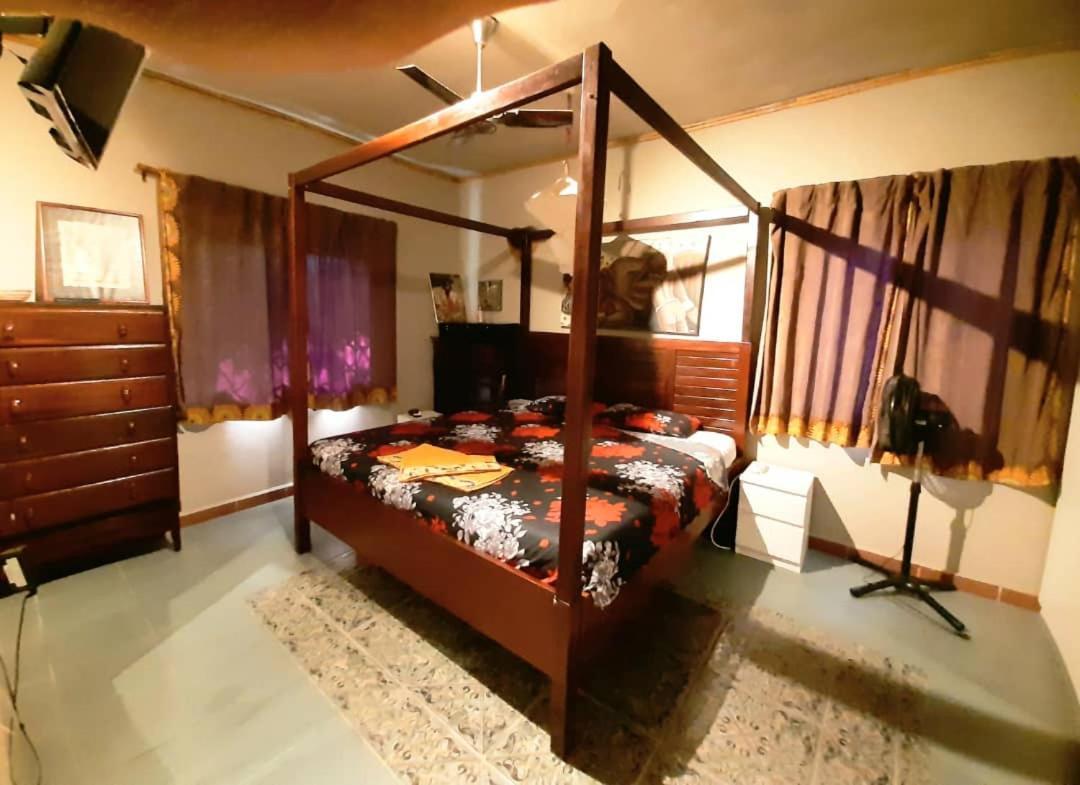 Casa Hotel Sinkiling Gambia Serrekunda Exterior foto